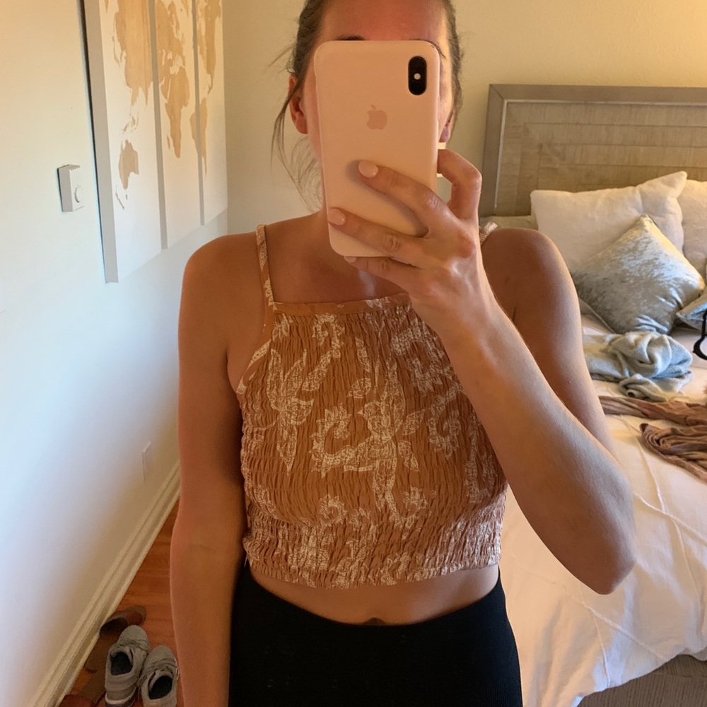Mink Pink scrunchy crop top. Size large Never worn